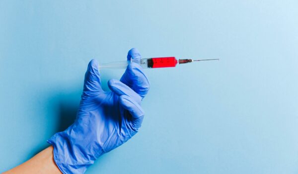 Infiltrations articulaires écho-guidées dans l’épanchement intra-articulaire du genou